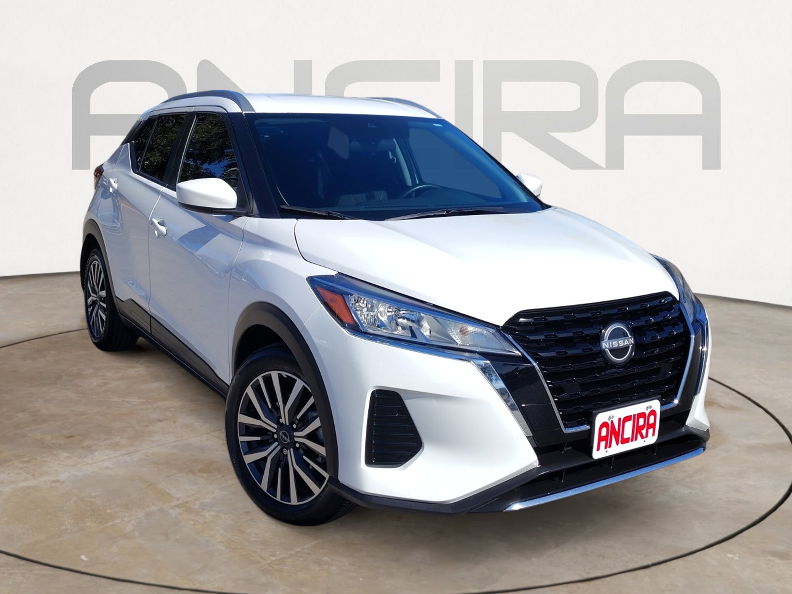 Used 2023 Nissan Kicks SV image 4