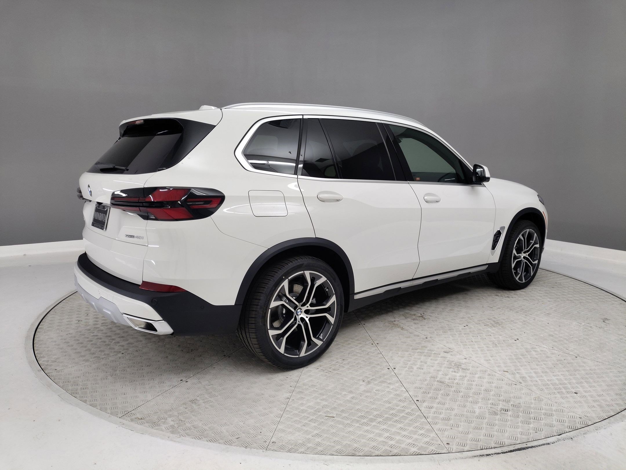 Used 2026 BMW X5 sDrive40i w/ Parking Assistance Package image 6