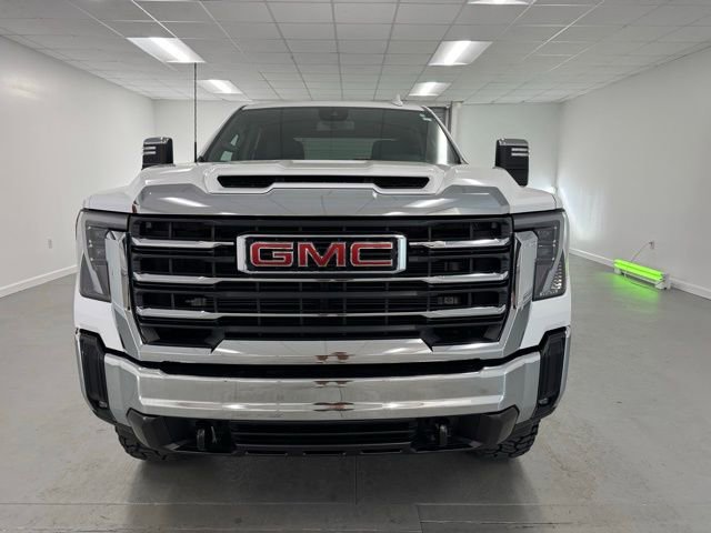 Used 2024 GMC Sierra 3500 SLT image 2