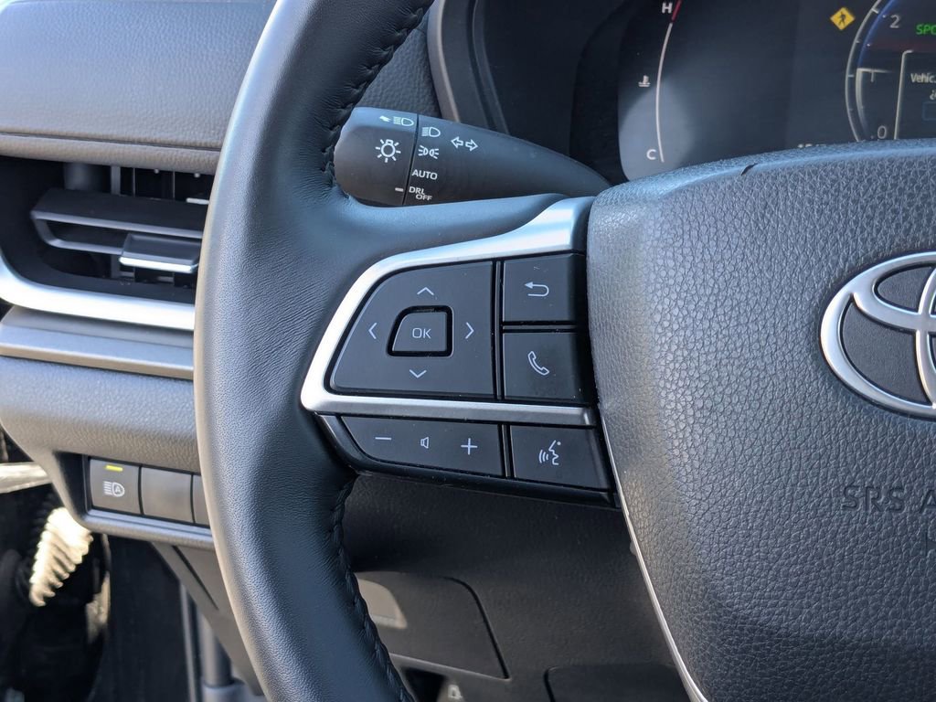 Used 2025 Toyota Grand Highlander AWD image 19