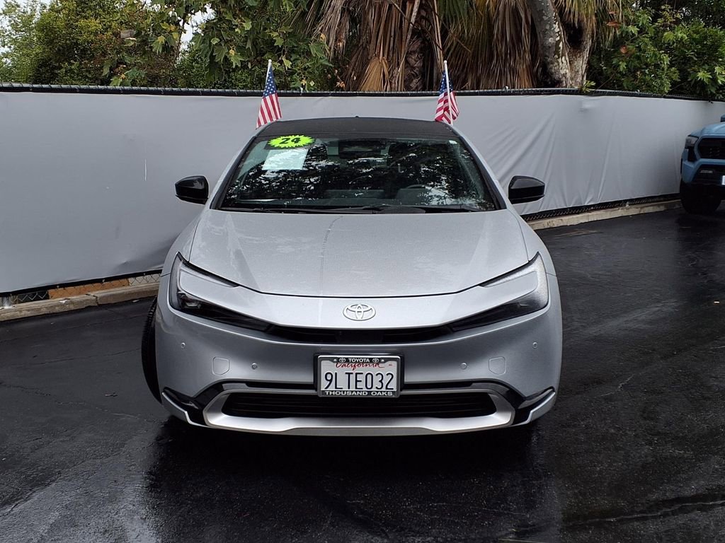 Used 2024 Toyota Prius Prime Premium w/ Advanced Technology Package image 2