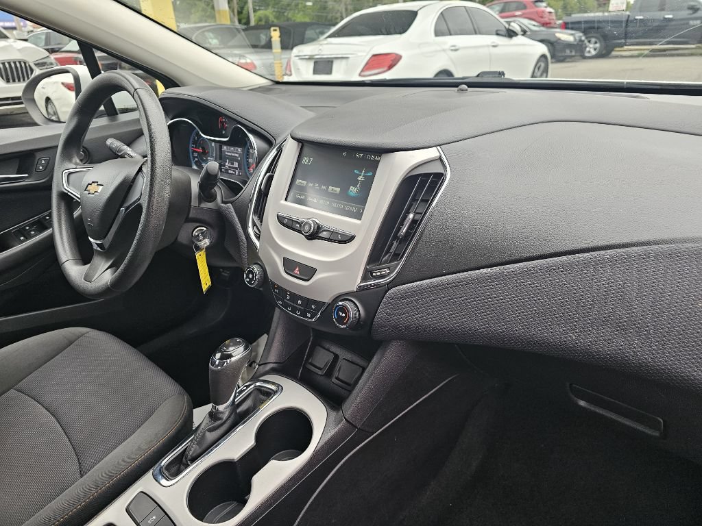 Used 2017 Chevrolet Cruze LS FWD image 34