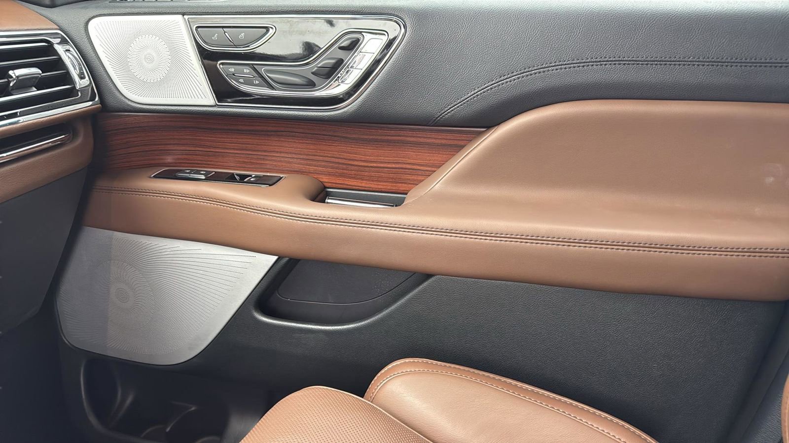 Certified 2024 Lincoln Navigator L Reserve image 24