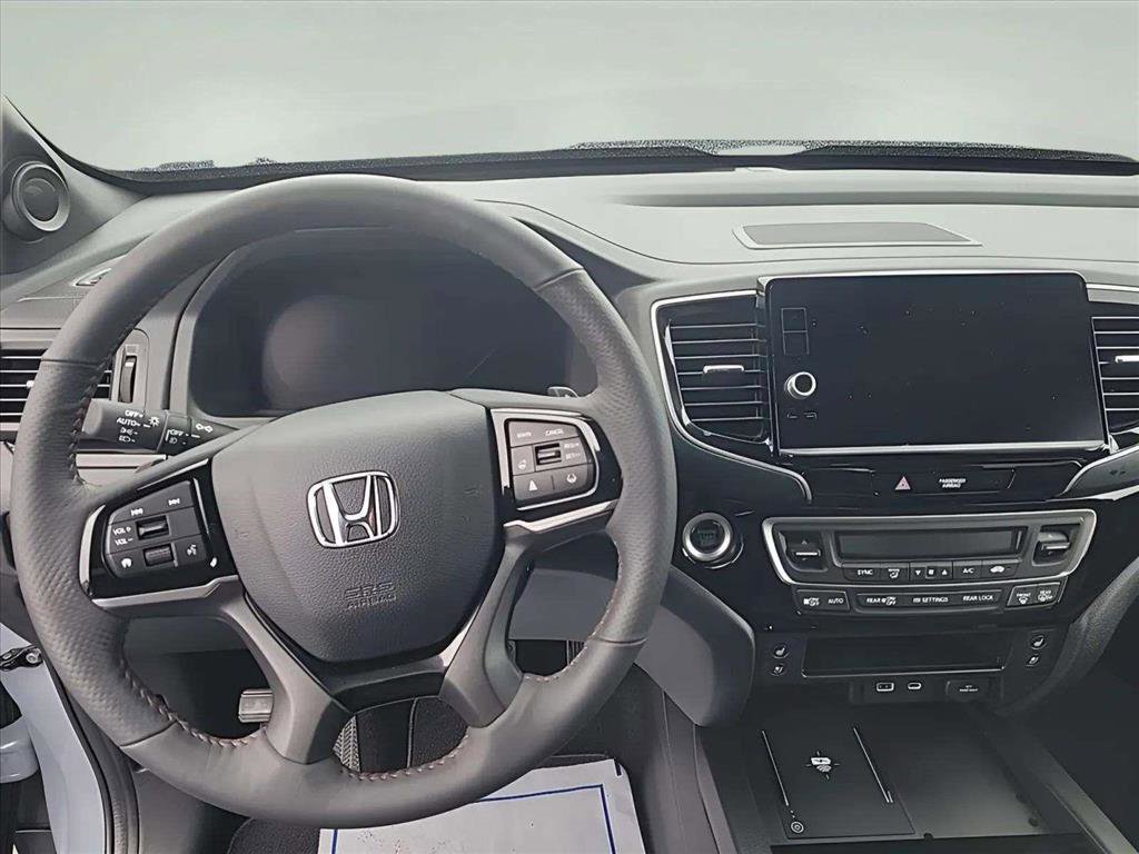 Used 2025 Honda Ridgeline Black Edition image 13