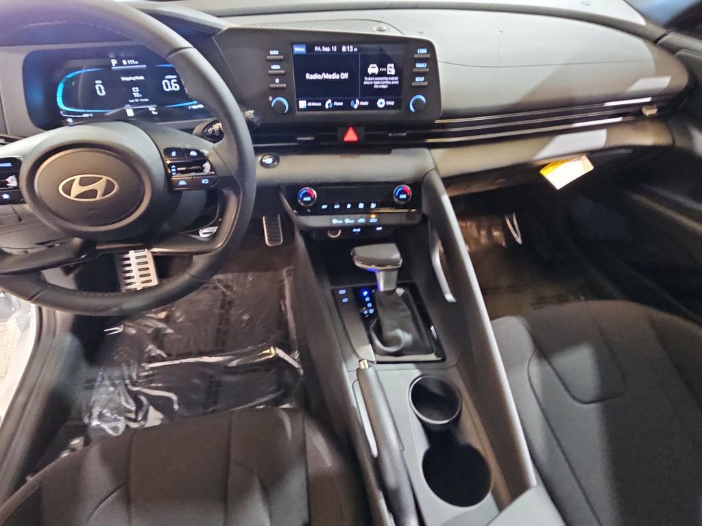 New 2025 Hyundai Elantra Sport image 19
