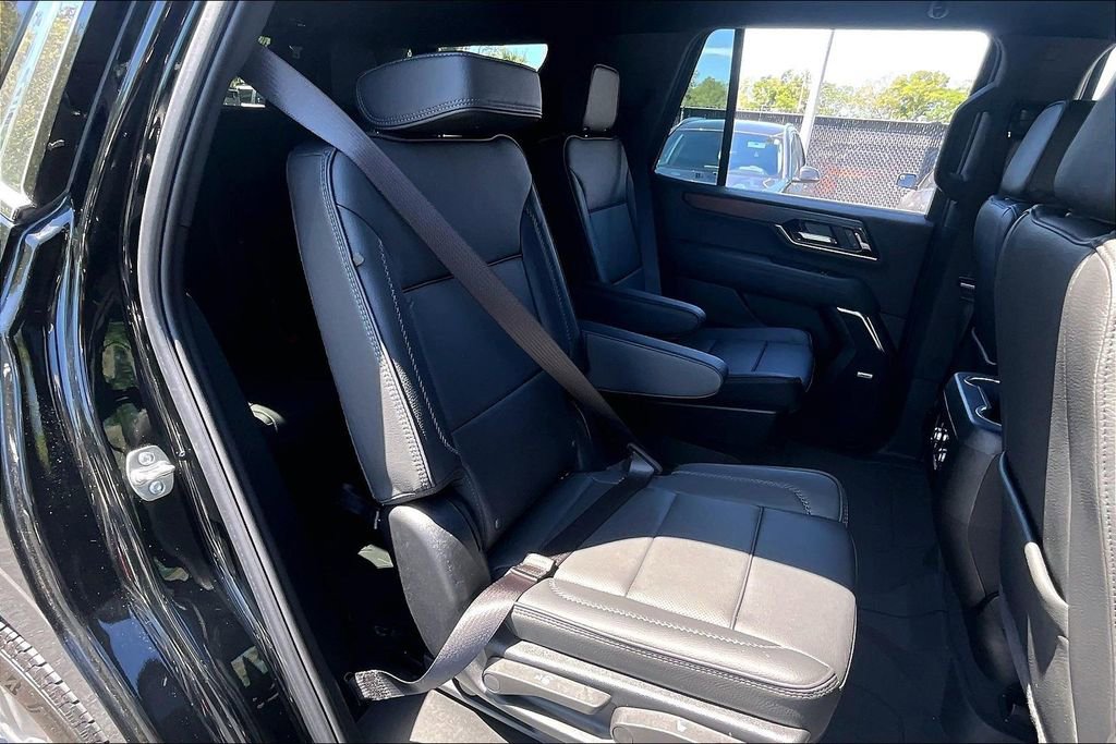 Used 2025 GMC Yukon Denali w/ LPO, Floor Liner Package AWD/4WD image 25