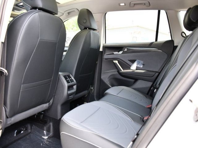 New 2026 Volkswagen Tiguan SE AWD/4WD image 15