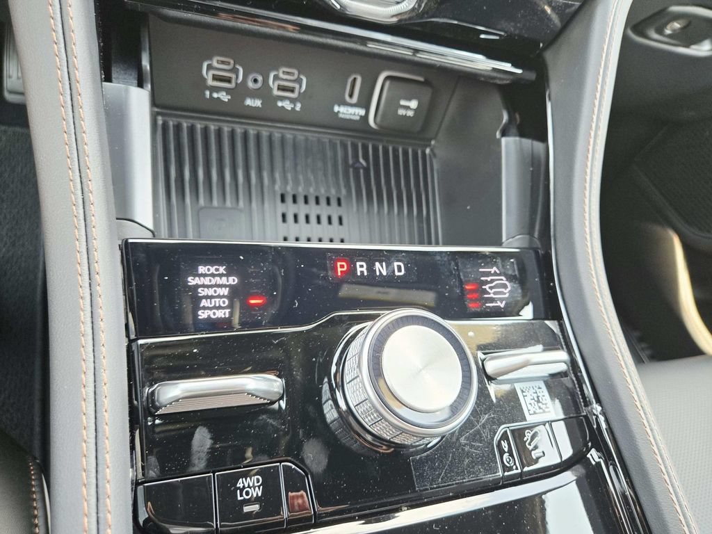New 2026 Jeep Grand Cherokee L Summit w/ Obsidian Package AWD/4WD image 29