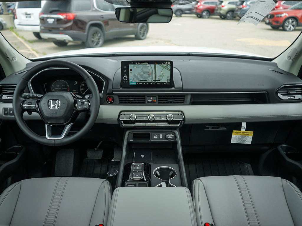 New 2025 Honda Pilot Touring image 15