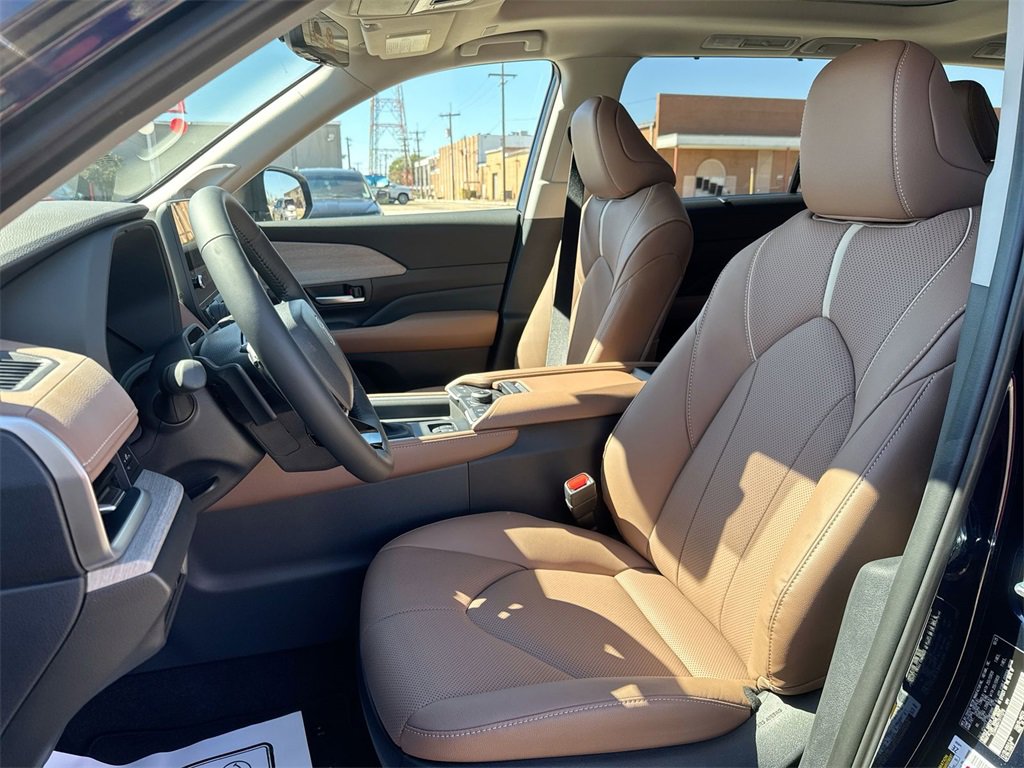 New 2026 Toyota Grand Highlander Platinum image 13