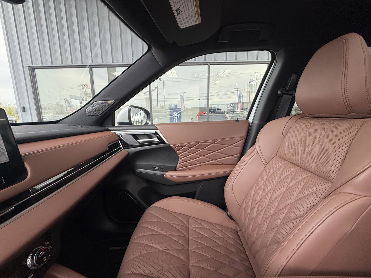 Used 2025 Mitsubishi Outlander SEL image 28