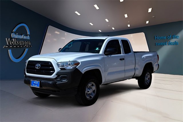 Used 2017 Toyota Tacoma SR image 8
