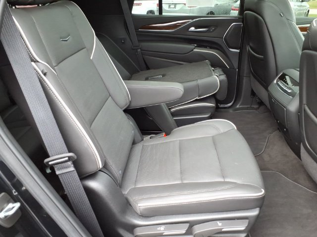 Used 2024 Cadillac Escalade Premium Luxury AWD/4WD image 23