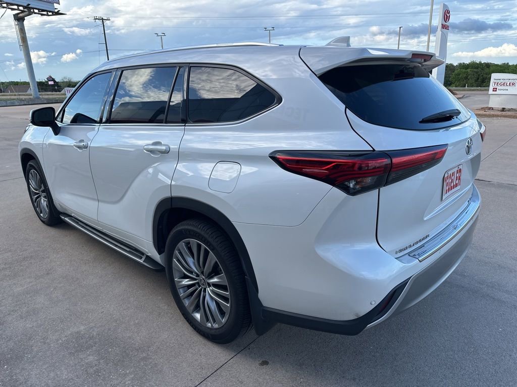 Used 2021 Toyota Highlander Platinum image 5