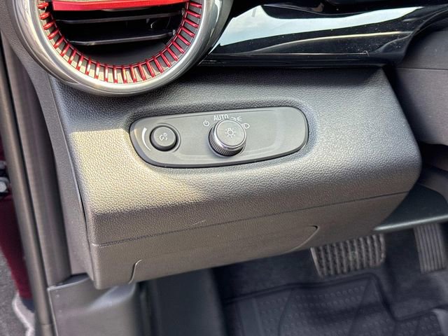New 2026 Chevrolet Trax RS w/ Sunroof Package image 26