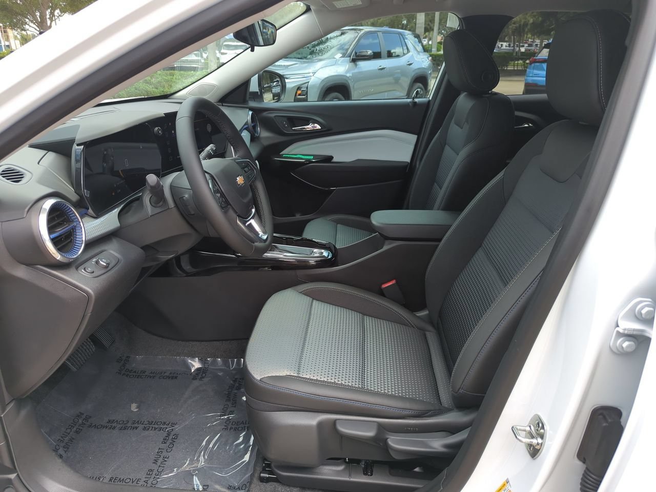 New 2026 Chevrolet Trax LT w/ LT Convenience Package FWD image 18