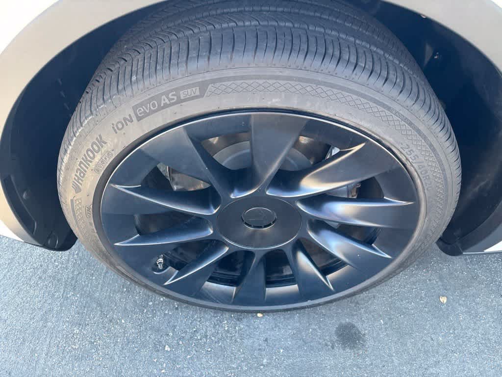 Used 2023 Tesla Model Y Long Range AWD/4WD image 4