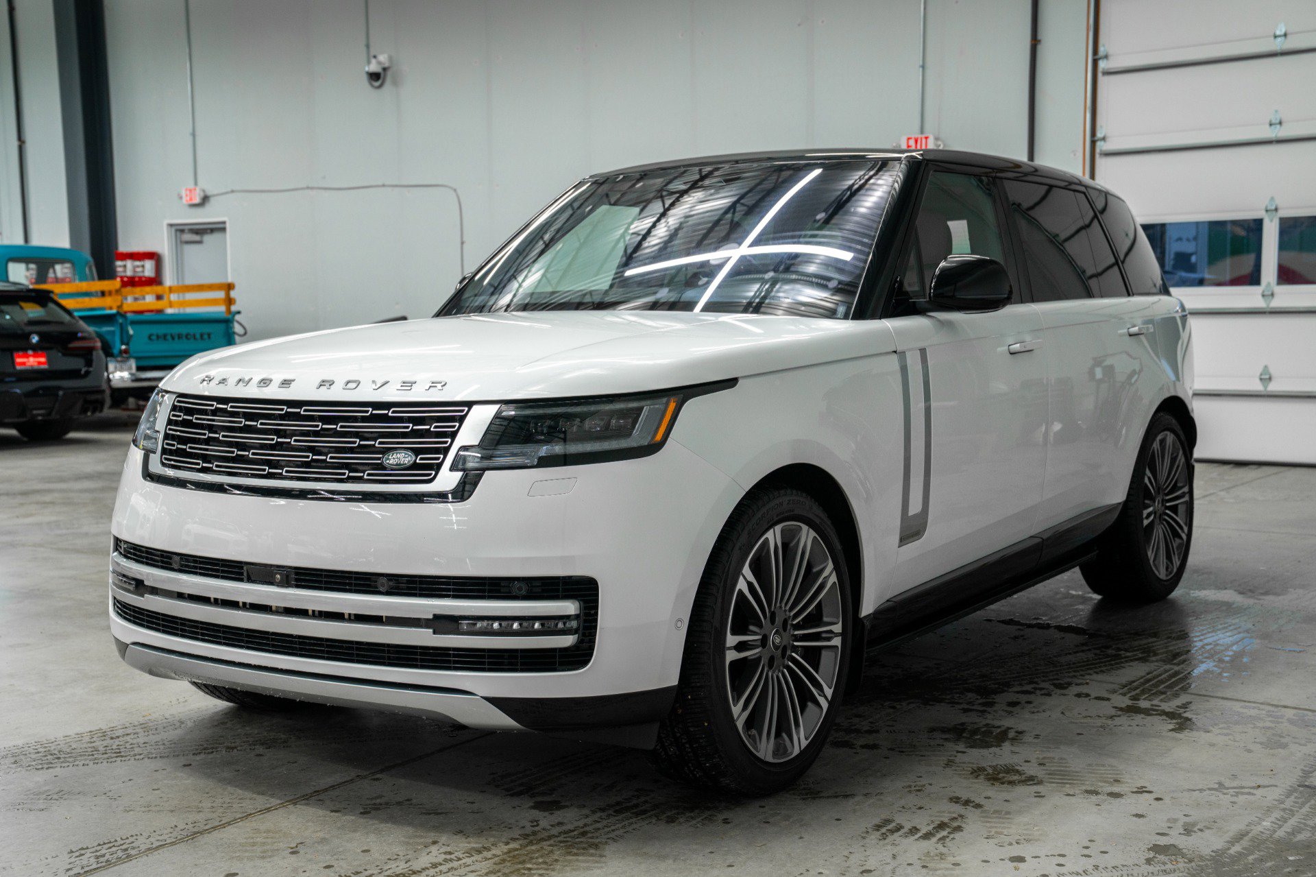 Used 2023 Land Rover Range Rover Long Wheelbase Autobiography AWD/4WD image 5