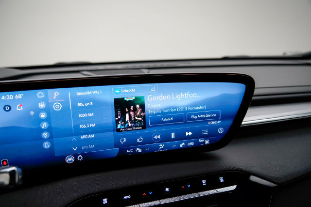 Used 2025 Buick Enclave Preferred FWD image 23
