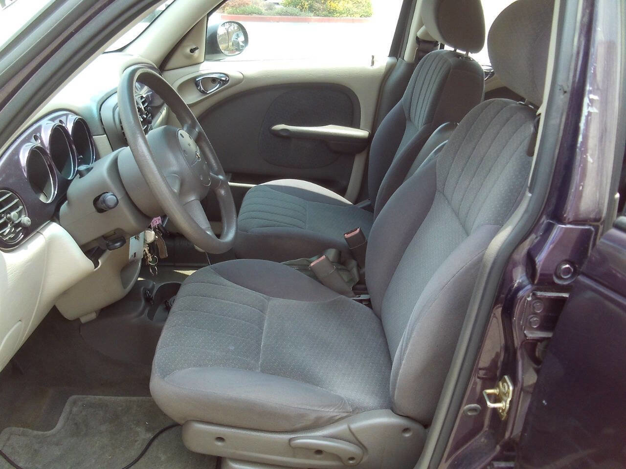 Used 2004 Chrysler PT Cruiser image 27