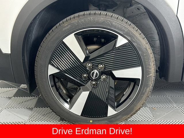 Used 2025 Nissan Kicks SR FWD image 4