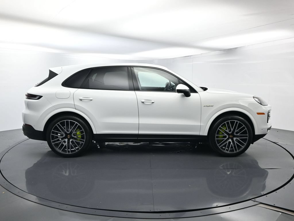 Certified 2026 Porsche Cayenne E-Hybrid AWD/4WD image 16