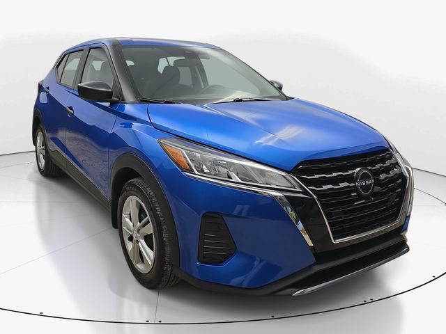 Used 2025 Nissan Kicks Play S FWD image 3