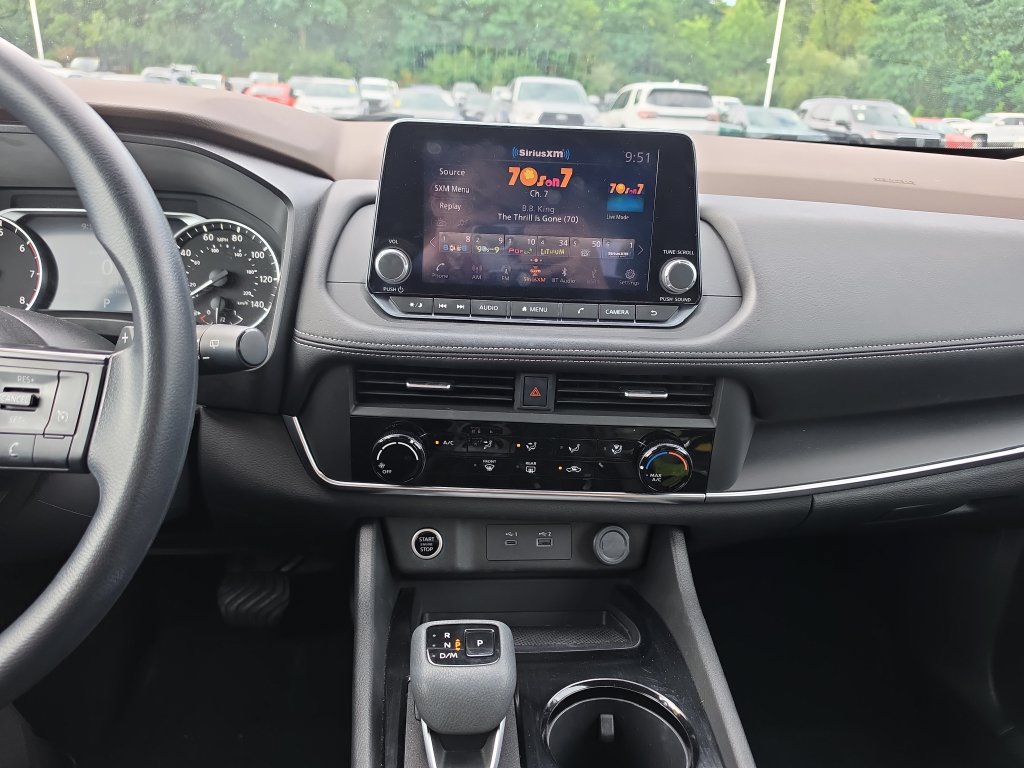 Used 2023 Nissan Rogue S AWD/4WD image 12