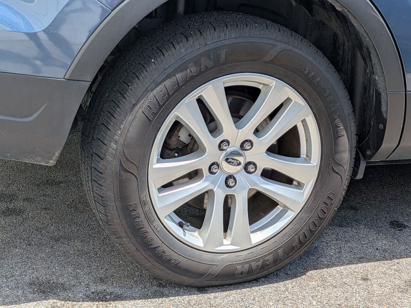 Used 2018 Ford Explorer XLT w/ Equipment Group 202A AWD/4WD image 8
