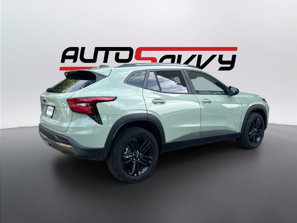Used 2026 Chevrolet Trax ACTIV w/ Sunroof Package FWD image 5