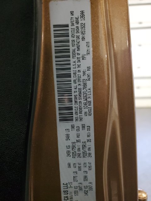 Used 2015 Jeep Wrangler Unlimited Sport w/ Connectivity Group AWD/4WD image 31