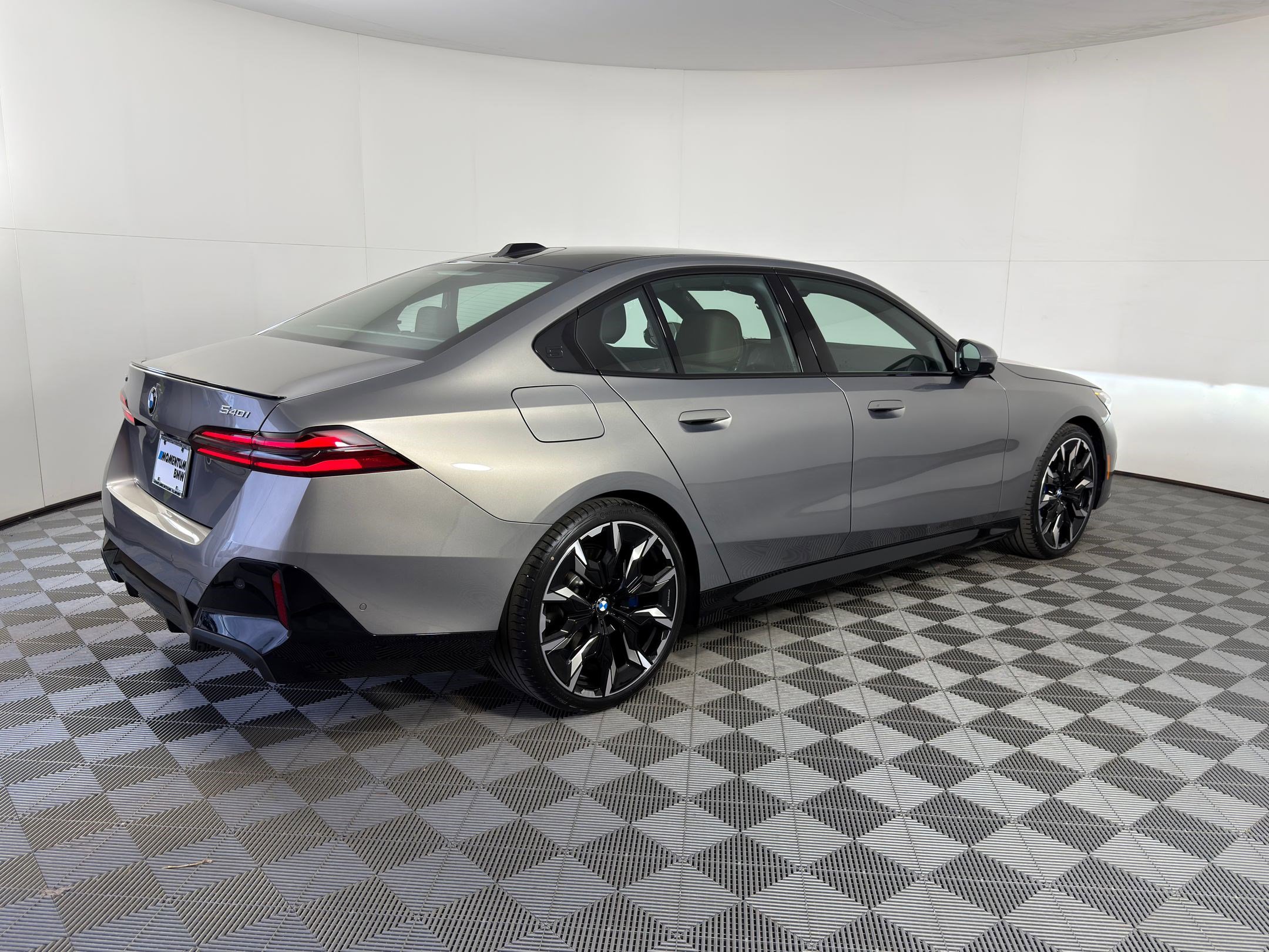 New 2026 BMW 540i xDrive w/ Executive Package image 7