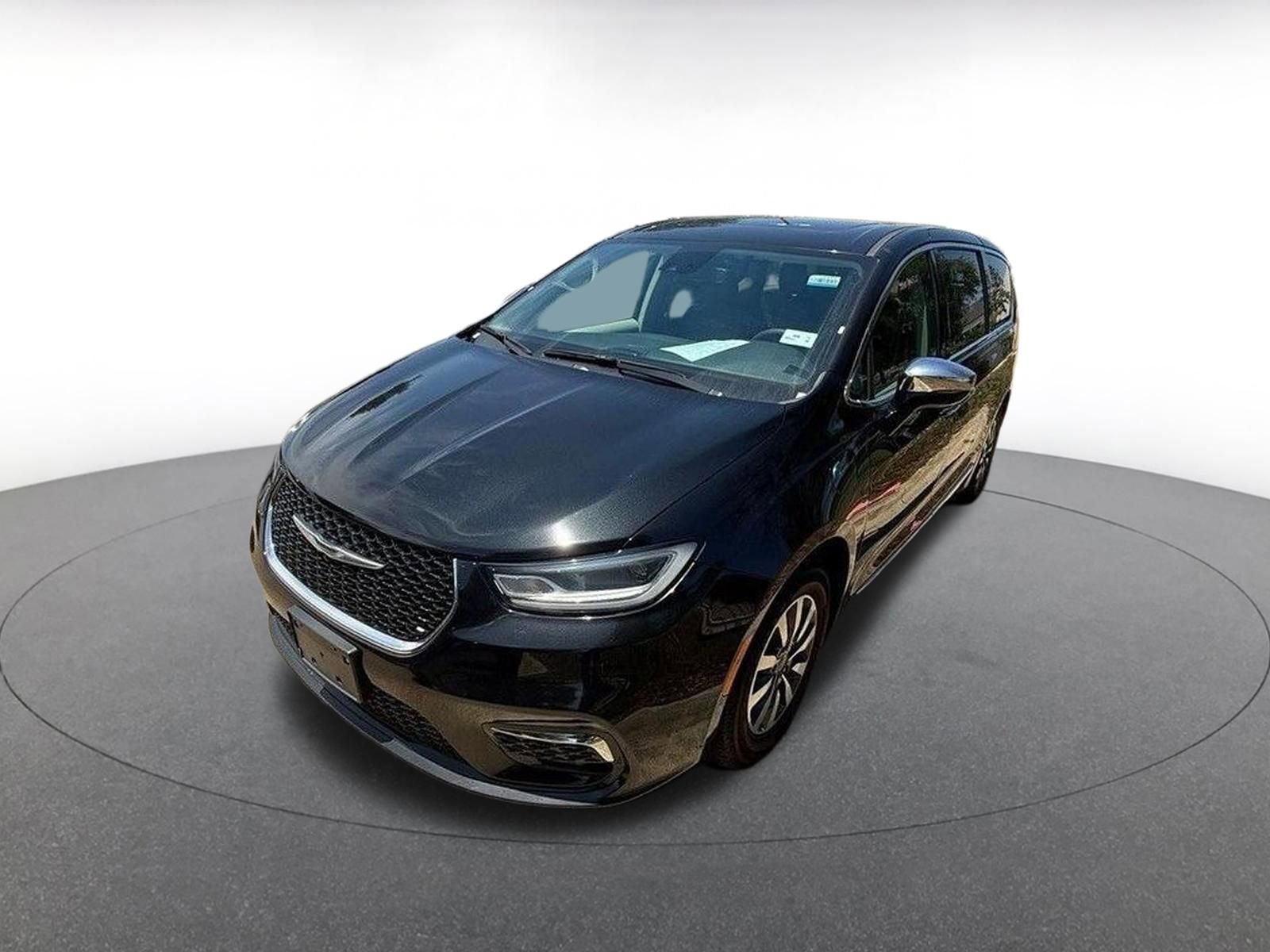 Used 2023 Chrysler Pacifica Limited FWD video 2