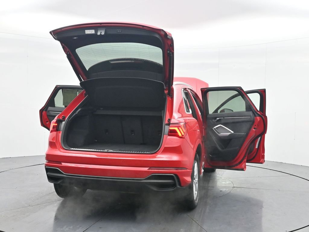 Used 2024 Audi Q3 2.0T Premium image 45