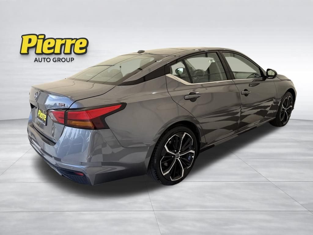 Used 2024 Nissan Altima 2.5 SR FWD image 5