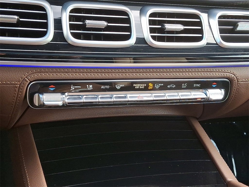 Used 2025 Mercedes-Benz GLS 580 GLS 580 image 16