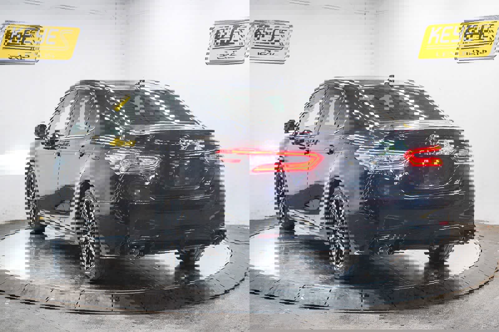 Used 2019 Toyota Camry XSE w/ Carpet Mat Package image 2