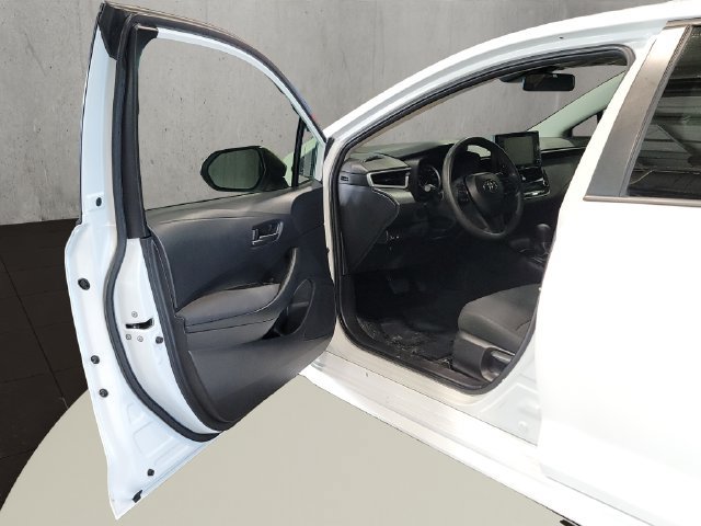 Used 2022 Toyota Corolla LE FWD image 14