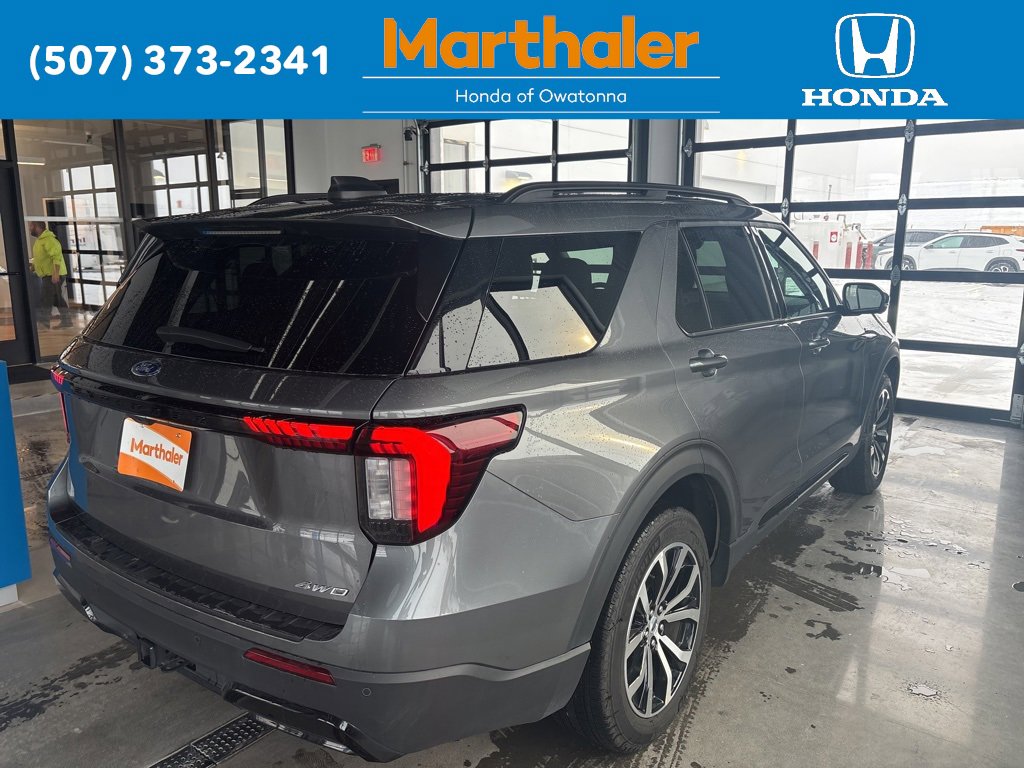 Used 2025 Ford Explorer ST-Line image 5
