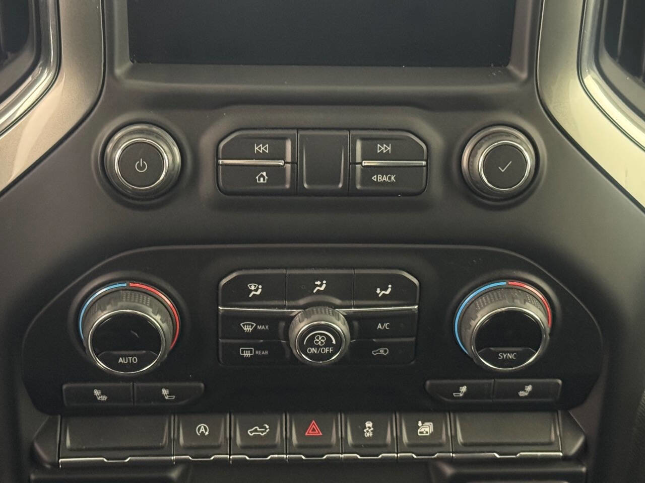 Used 2021 Chevrolet Silverado 1500 LT image 38