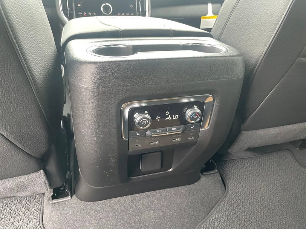 New 2026 GMC Yukon Denali w/ Advanced Technology Package AWD/4WD image 24
