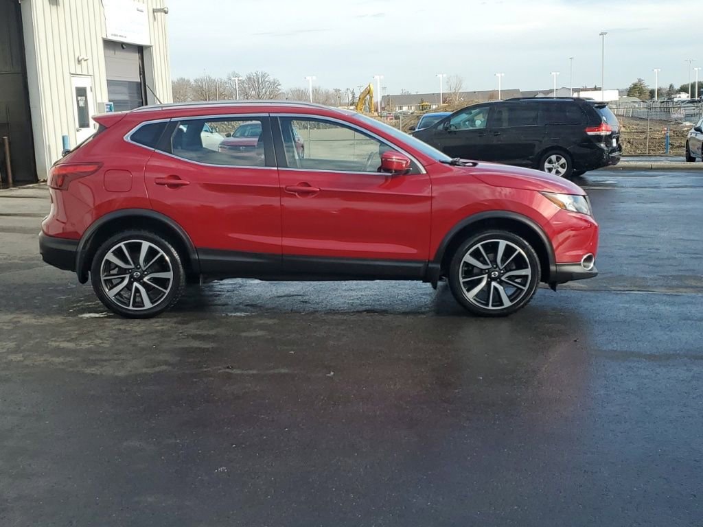 Used 2018 Nissan Rogue Sport SL w/ SL Premium Package image 10