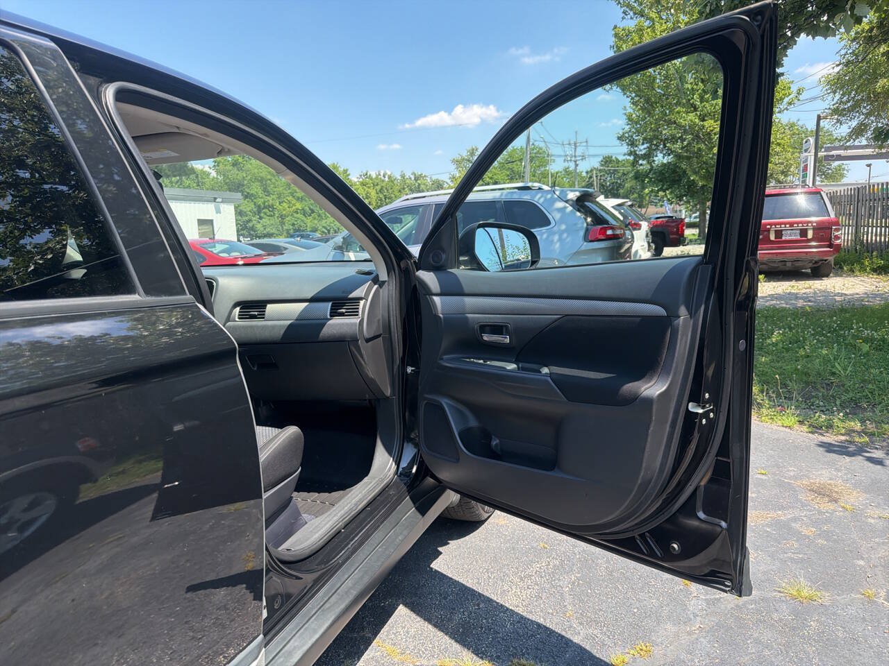 Used 2016 Mitsubishi Outlander SE FWD image 32