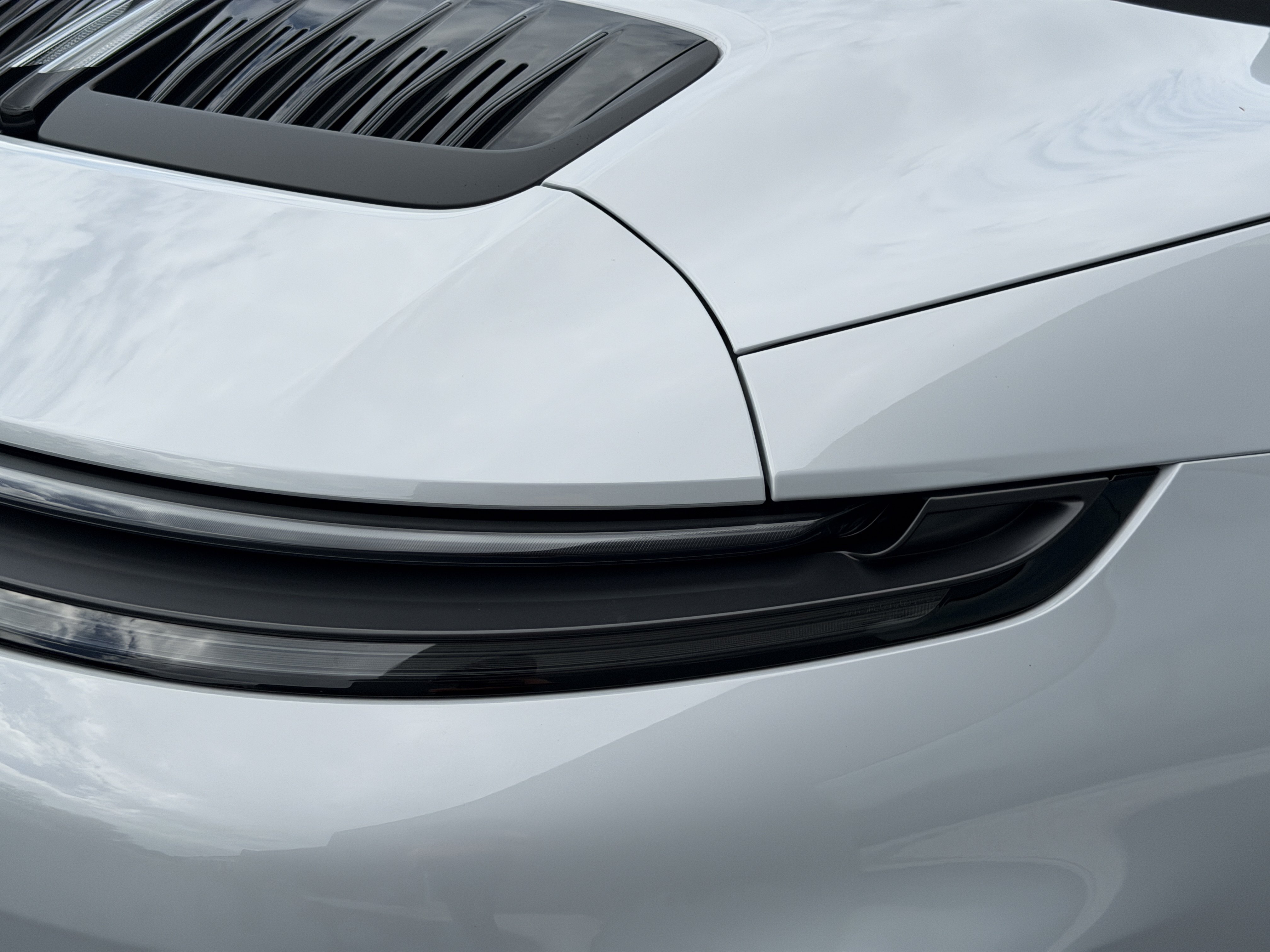 Used 2026 Porsche 911 Carrera RWD image 13