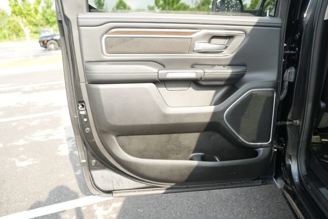 Used 2022 RAM 1500 Laramie AWD/4WD image 16