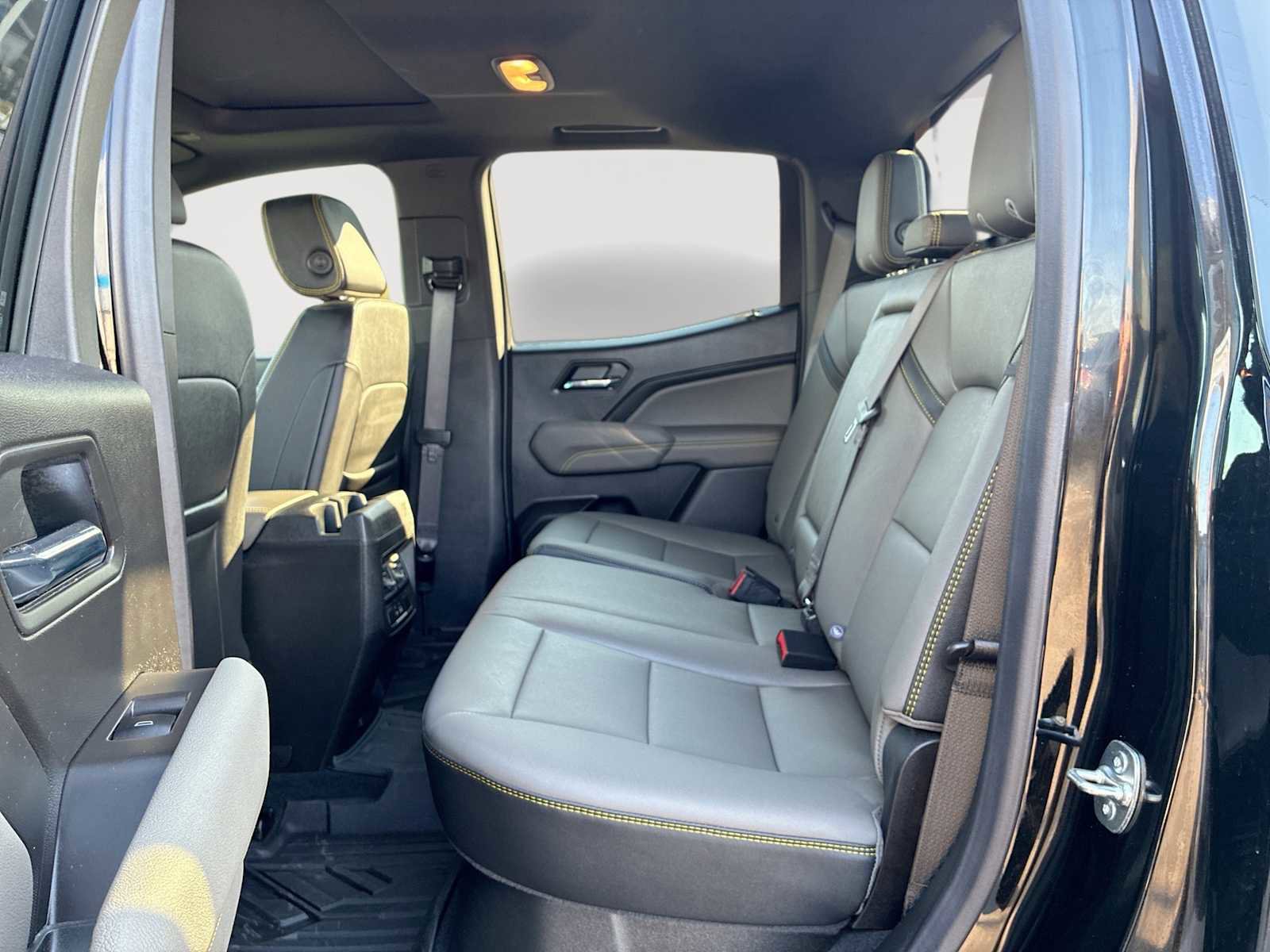 Certified 2025 Chevrolet Colorado ZR2 w/ Midnight Edition image 26