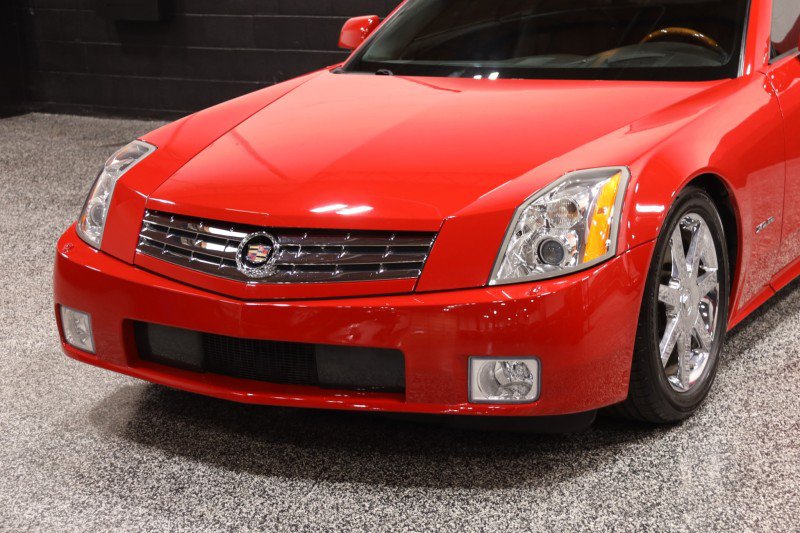 Used 2007 Cadillac XLR RWD image 14