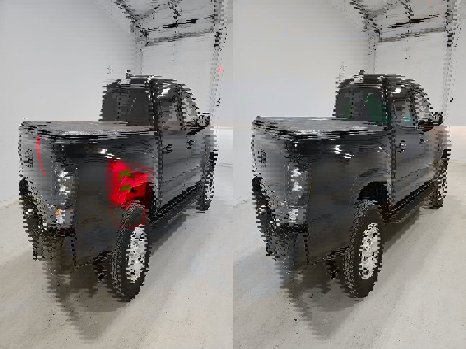 Used 2023 Toyota Tacoma SR image 3