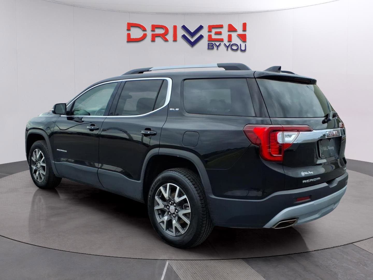 Used 2023 GMC Acadia SLE w/ Driver Convenience Package AWD/4WD image 3