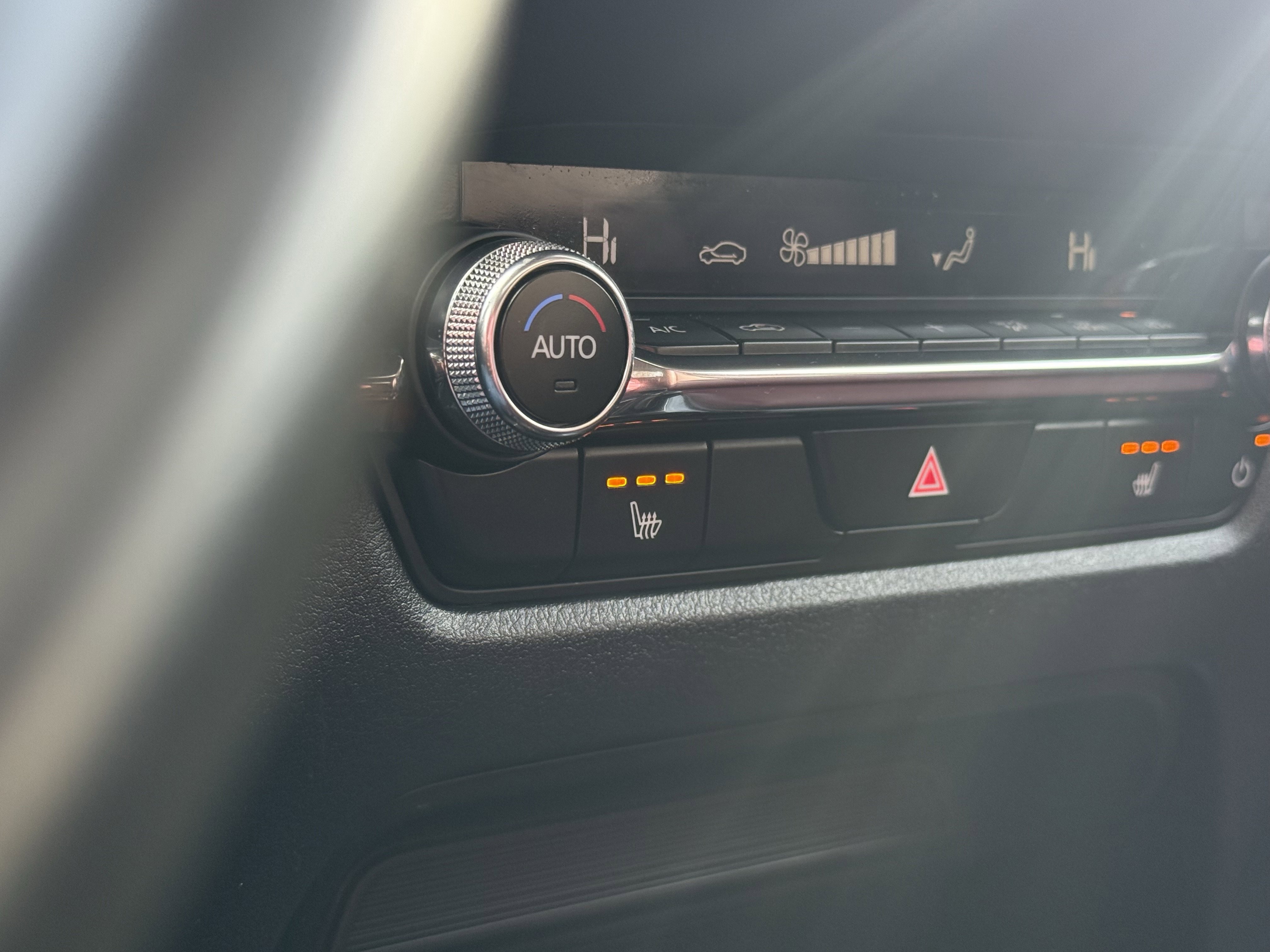 Used 2024 MAZDA CX-30 AWD 2.5 S w/ Preferred Package image 4